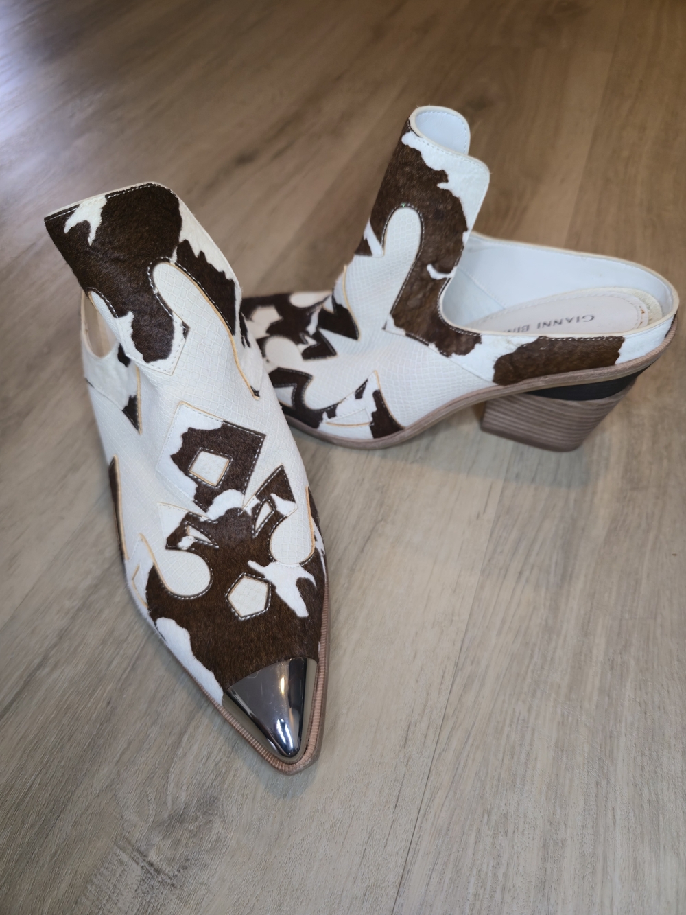 Gianni Bini White and Brown Cowhide Leather Western Mules with Metal Toe